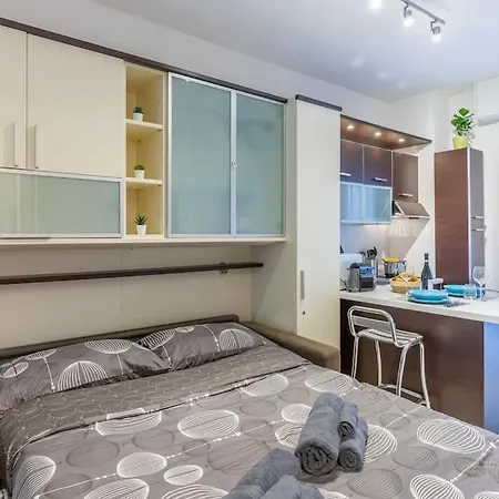 Apartment Strategic House - Metro M5 San Siro - Free Wi-fi Milan
